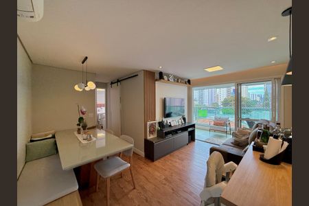 Sala  de apartamento à venda com 2 quartos, 65m² em Cidade Monções, São Paulo