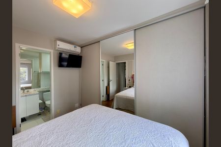 Apartamento à venda com 65m², 2 quartos e 2 vagasSuíte 