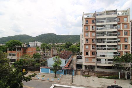 Apartamento à venda com 69m², 2 quartos e 1 vagaSuíte - Vista