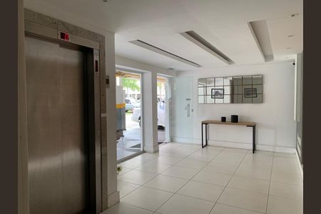 Apartamento à venda com 69m², 2 quartos e 1 vagaHall