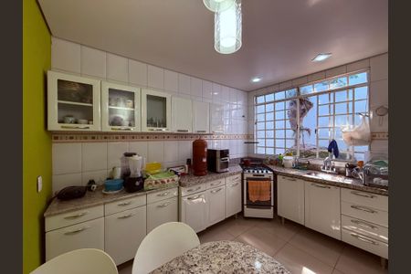 Casa à venda com 3 quartos, 171m² em Alto Caiçaras, Belo Horizonte