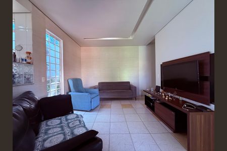 Casa à venda com 3 quartos, 171m² em Alto Caiçaras, Belo Horizonte