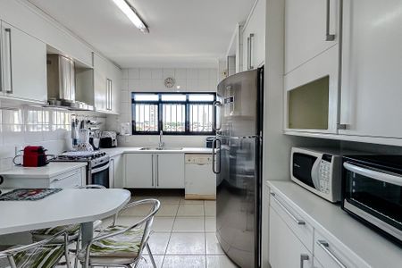 Apartamento para alugar com 255m², 4 quartos e 3 vagasCozinha