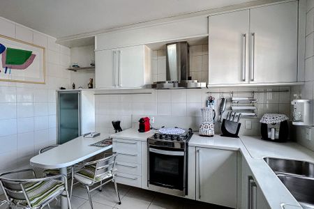 Apartamento para alugar com 255m², 4 quartos e 3 vagasCozinha