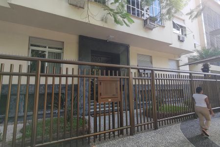 Apartamento à venda com 155m², 4 quartos e 1 vagaFachada e portaria