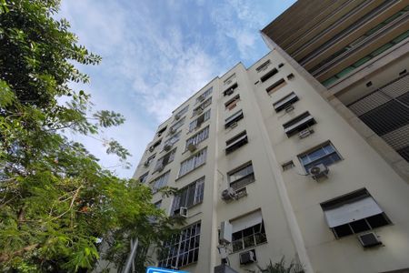 Apartamento à venda com 155m², 4 quartos e 1 vagaFachada e portaria