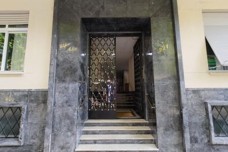 Apartamento à venda com 155m², 4 quartos e 1 vagaFachada e portaria