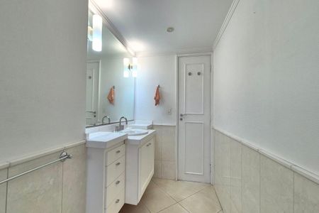 Apartamento à venda com 101m², 1 quarto e 1 vaga Apartamento à venda com 101m², 1 quarto e 1 vagaBanheiro