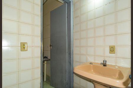 Casa à venda com 183m², 2 quartos e 1 vagaBanheiro 2