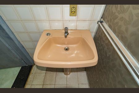 Casa à venda com 183m², 2 quartos e 1 vagaDetalhe - Banheiro 2