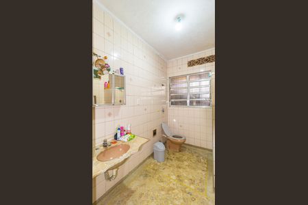 Casa à venda com 183m², 2 quartos e 1 vagaBanheiro 1