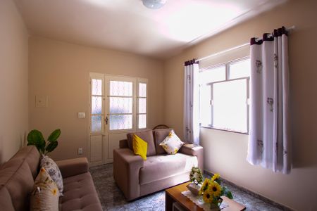 Sala de casa para alugar com 3 quartos, 100m² em Centro, São Gonçalo