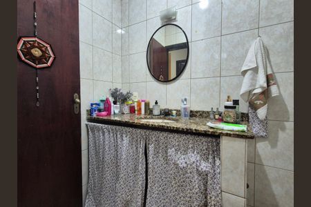 Casa de condomínio à venda com 200m², 4 quartos e 2 vagasBanheiro 
