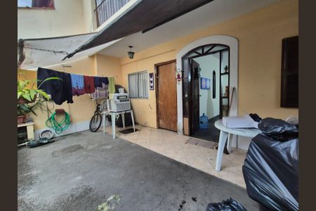 Casa de condomínio à venda com 200m², 4 quartos e 2 vagasVaranda 