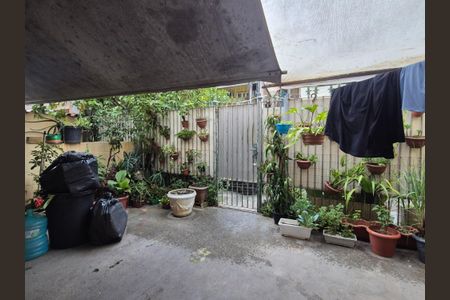 Casa de condomínio à venda com 200m², 4 quartos e 2 vagasVaranda 