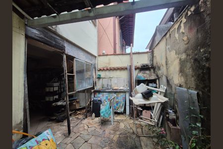 Casa de condomínio à venda com 200m², 4 quartos e 2 vagasÁrea de Serviço 