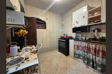 Casa de condomínio à venda com 200m², 4 quartos e 2 vagasCozinha 