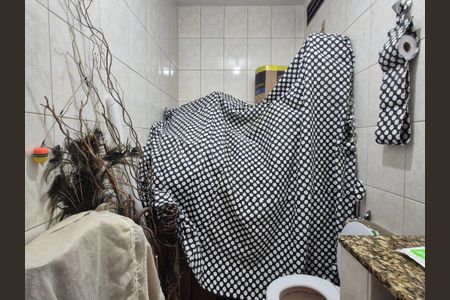 Casa de condomínio à venda com 200m², 4 quartos e 2 vagasBanheiro suite 