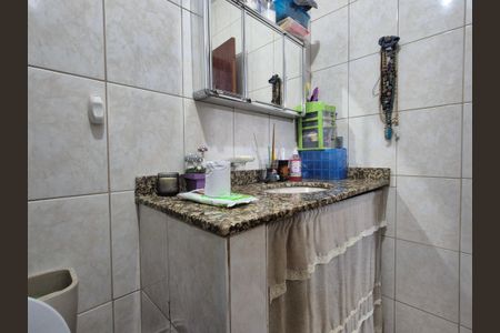 Casa de condomínio à venda com 200m², 4 quartos e 2 vagasBanheiro suite 