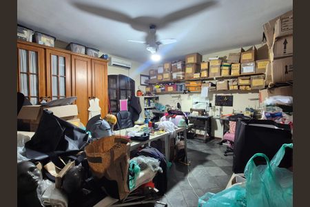 Casa de condomínio à venda com 200m², 4 quartos e 2 vagasSuíte 