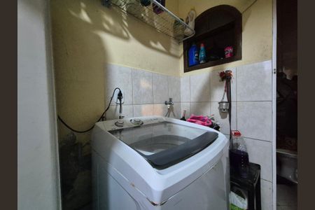 Casa de condomínio à venda com 200m², 4 quartos e 2 vagasÁrea de Serviço 