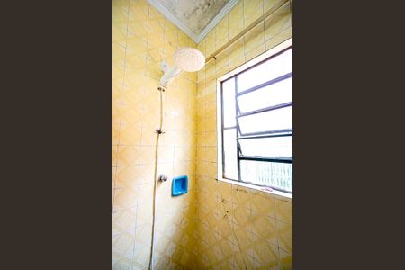 Casa à venda com 65m², 1 quarto e 3 vagas Casa à venda com 65m², 1 quarto e 3 vagasChuveiro