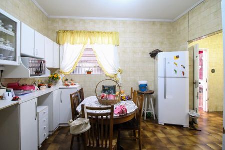 Casa à venda com 435m², 2 quartos e 4 vagas Casa à venda com 435m², 2 quartos e 4 vagasCozinha