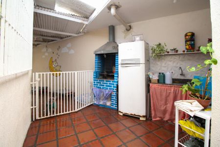 Casa à venda com 435m², 2 quartos e 4 vagas Casa à venda com 435m², 2 quartos e 4 vagasQuintal