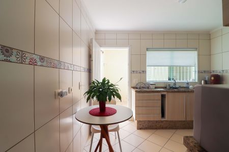 Casa à venda com 126m², 3 quartos e 2 vagas Casa à venda com 126m², 3 quartos e 2 vagasCozinha