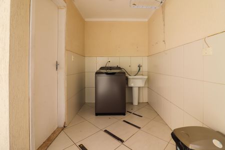 Casa à venda com 126m², 3 quartos e 2 vagas Casa à venda com 126m², 3 quartos e 2 vagasQuintal / Lavanderia