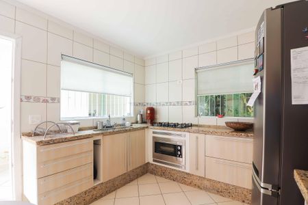 Casa à venda com 126m², 3 quartos e 2 vagas Casa à venda com 126m², 3 quartos e 2 vagasCozinha