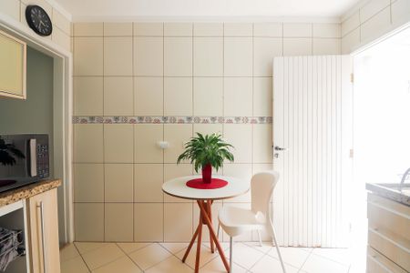 Casa à venda com 126m², 3 quartos e 2 vagas Casa à venda com 126m², 3 quartos e 2 vagasCozinha