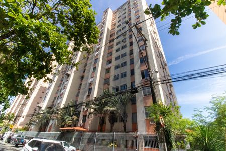 Apartamento para alugar com 55m², 2 quartos e 1 vagaFachada