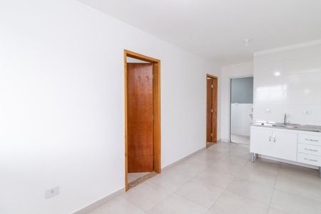 Sala/Cozinha de apartamento para alugar com 2 quartos, 43m² em Vila Nhocuné, São Paulo