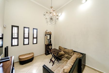 Casa para alugar com 3 quartos, 260m² em Jardim Independência (são Paulo), São Paulo