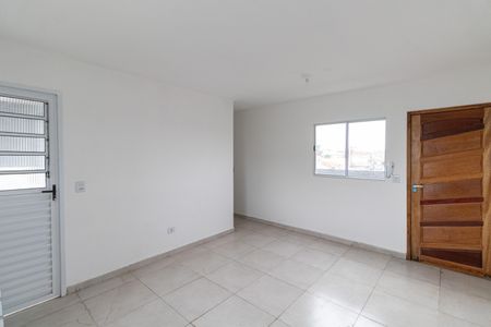Sala e Cozinha de apartamento para alugar com 2 quartos, 61m² em Vila Nhocuné, São Paulo