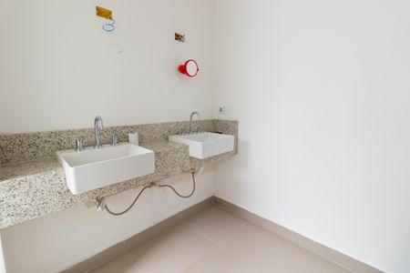 Casa à venda com 110m², 3 quartos e 1 vagaBanheiro da Suite 2