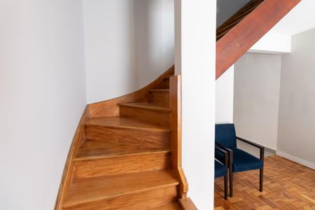 Casa à venda com 110m², 3 quartos e 1 vagaAcesso ao Piso Superior