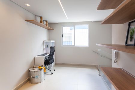 Apartamento à venda com 184m², 4 quartos e 2 vagas Apartamento à venda com 184m², 4 quartos e 2 vagasEscritório - cobertura