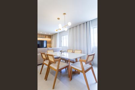 Apartamento à venda com 184m², 4 quartos e 2 vagas Apartamento à venda com 184m², 4 quartos e 2 vagasSala de Jantar