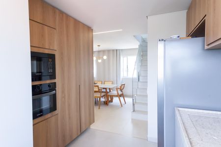 Apartamento à venda com 184m², 4 quartos e 2 vagas Apartamento à venda com 184m², 4 quartos e 2 vagasCozinha