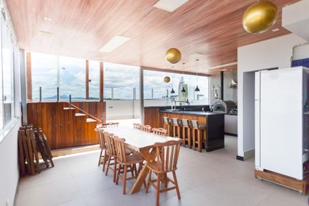 Apartamento à venda com 184m², 4 quartos e 2 vagas Apartamento à venda com 184m², 4 quartos e 2 vagaschurrasqueira - cobertura