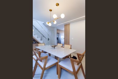 Apartamento à venda com 184m², 4 quartos e 2 vagas Apartamento à venda com 184m², 4 quartos e 2 vagasSala de Jantar