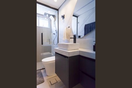 Apartamento à venda com 184m², 4 quartos e 2 vagas Apartamento à venda com 184m², 4 quartos e 2 vagasBanheiro Social