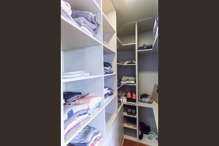 Apartamento à venda com 184m², 4 quartos e 2 vagas Apartamento à venda com 184m², 4 quartos e 2 vagasCloset da suíte