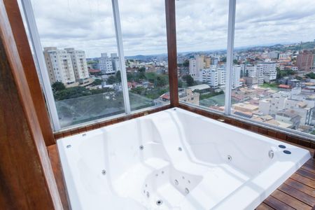 Apartamento à venda com 184m², 4 quartos e 2 vagas Apartamento à venda com 184m², 4 quartos e 2 vagasarea externa - cobertura