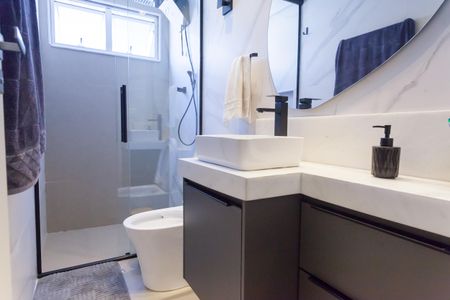 Apartamento à venda com 184m², 4 quartos e 2 vagas Apartamento à venda com 184m², 4 quartos e 2 vagasBanheiro Social