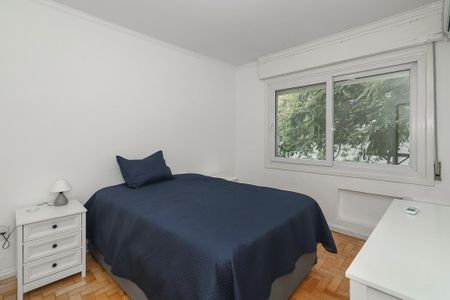 Quarto de apartamento para alugar com 2 quartos, 73m² em Auxiliadora, Porto Alegre