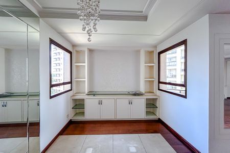 Apartamento para alugar com 191m², 4 quartos e 3 vagasSala de Jantar