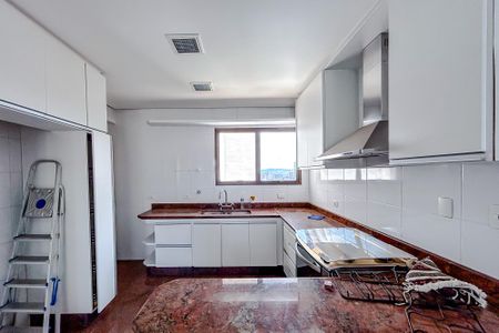 Apartamento para alugar com 191m², 4 quartos e 3 vagasCozinha